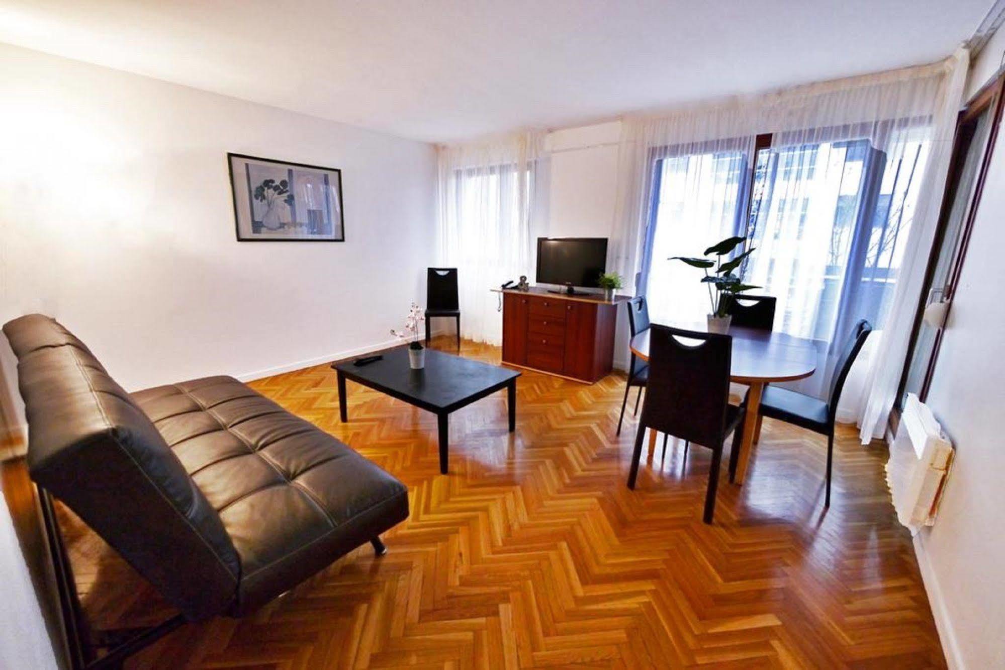 Tempolodge La Defense Courbevoie Esterno foto